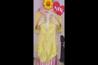 Live Ukhti Kebaya Hijab Pink Berani Menggoda Viral